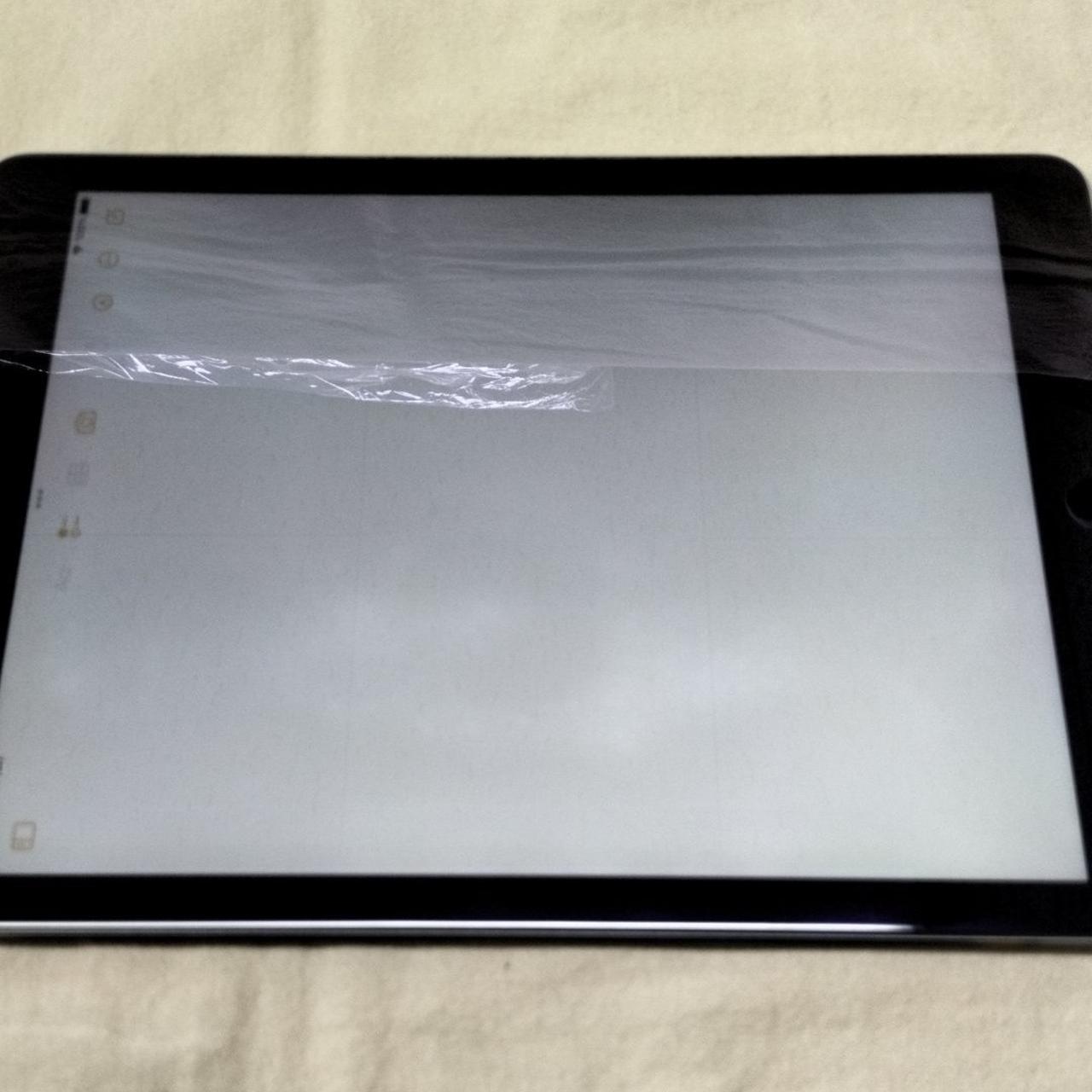 ※画面、圧迫痕あり