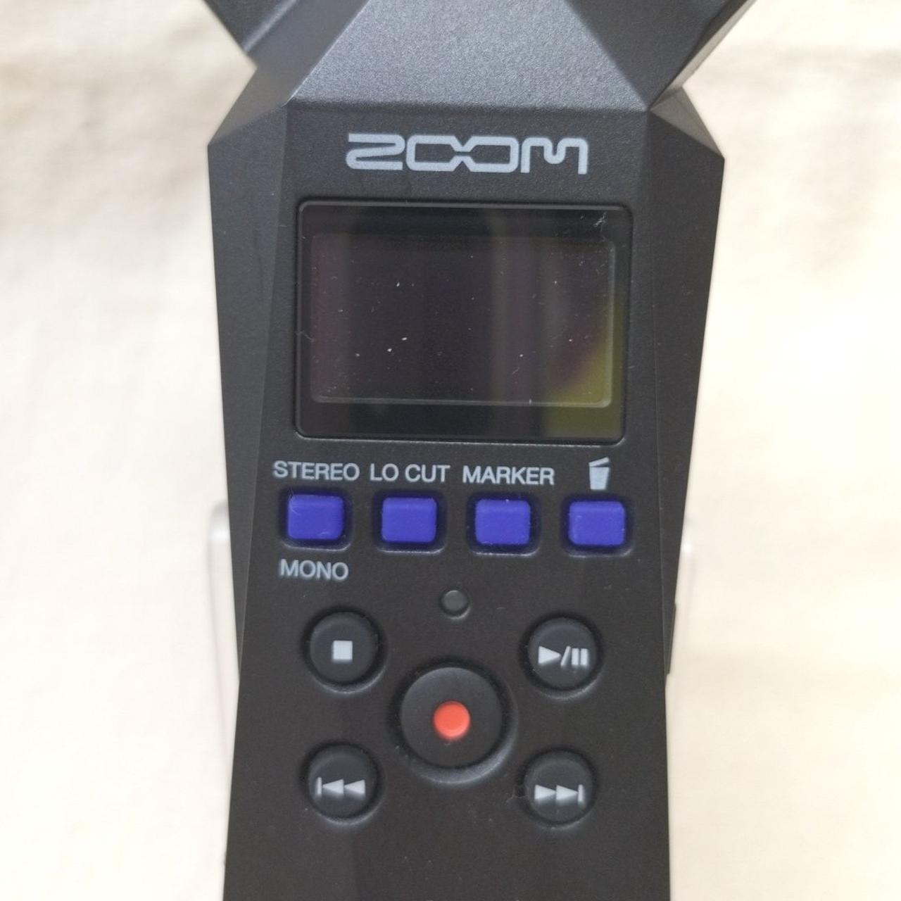 ※液晶内チリ混入