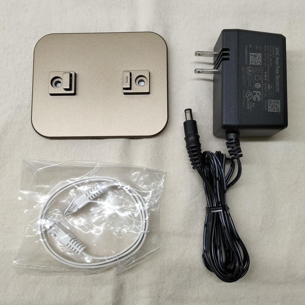 スタンド/接続ケーブル/ACアダプター