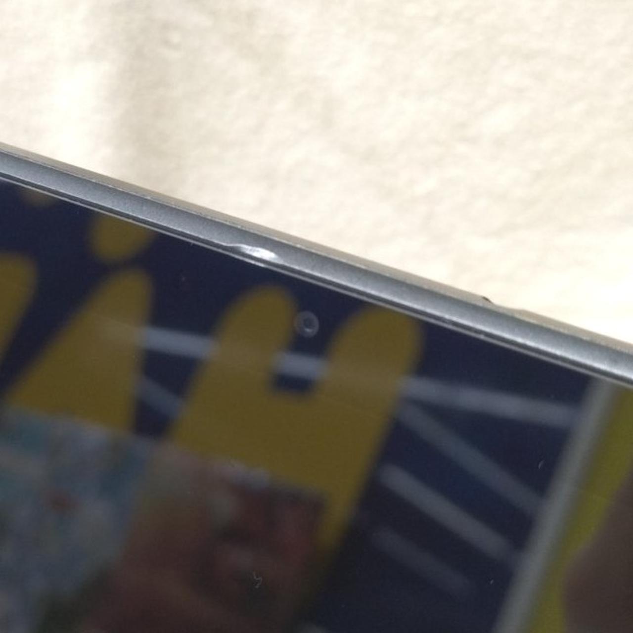 ※インカメ付近フレーム、凹み