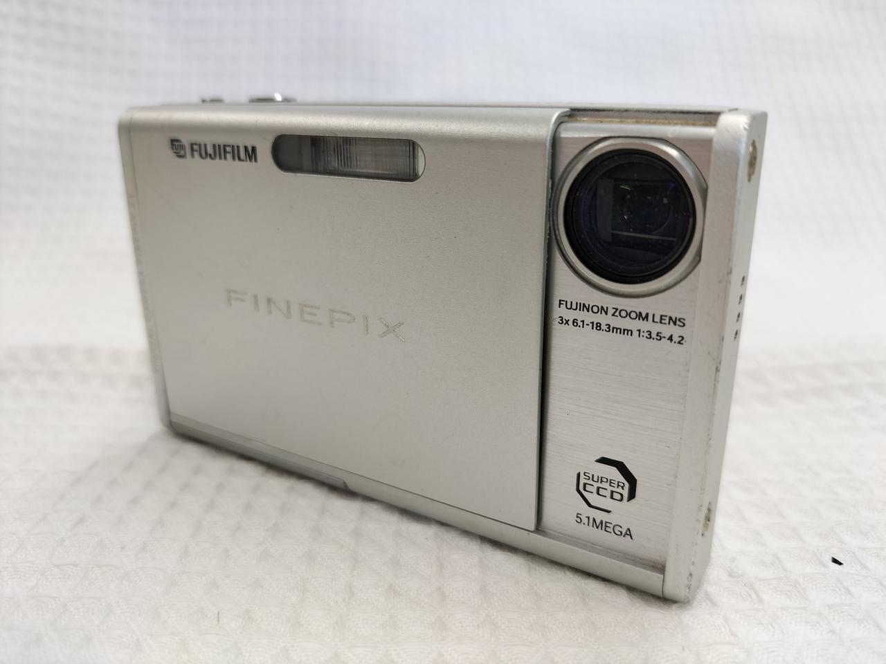 FUJIFILM デジタルカメラ FUJIFILM 富士フィルム デジタルカメラ X20 シルバー : カメラの