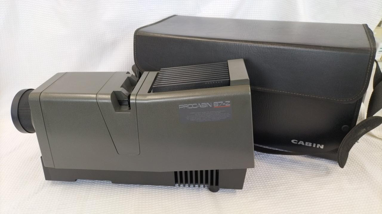 【新品】CABIN オートキャビンII スライドプロジェクター 付属品完備 新品】CABIN オートキャビンII スライドプロジェクター 付属品完備