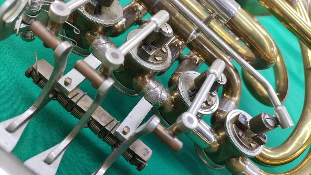 メンテナンス済み　Hans Hoyer　N802B　フレンチホルン　フルダブル メンテナンス済み Hans Hoyer N802B フレンチホルン フルダブル