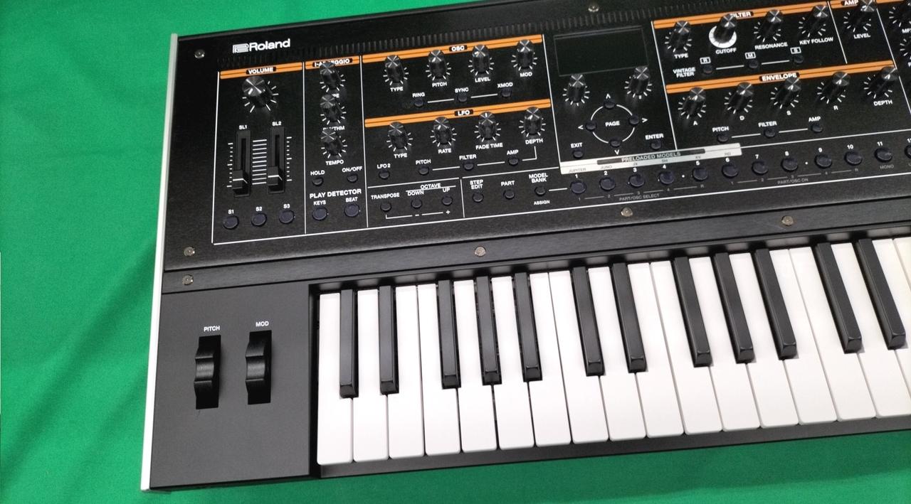 VINTAGE KEYS アナログシンセサイザー mqdefault.jpg