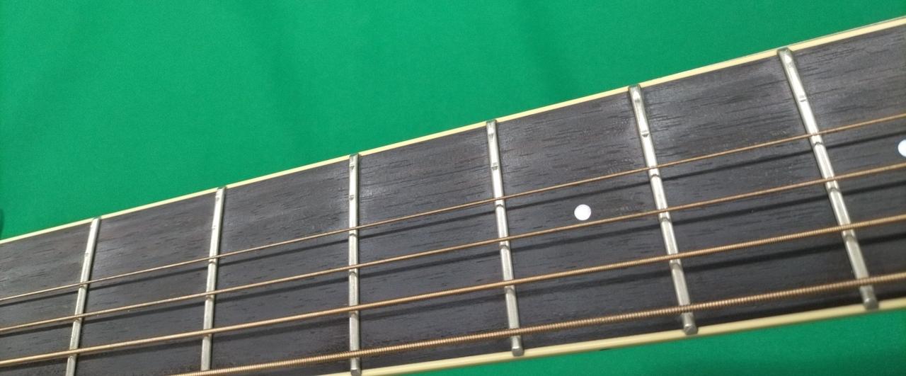 フレットへこみ