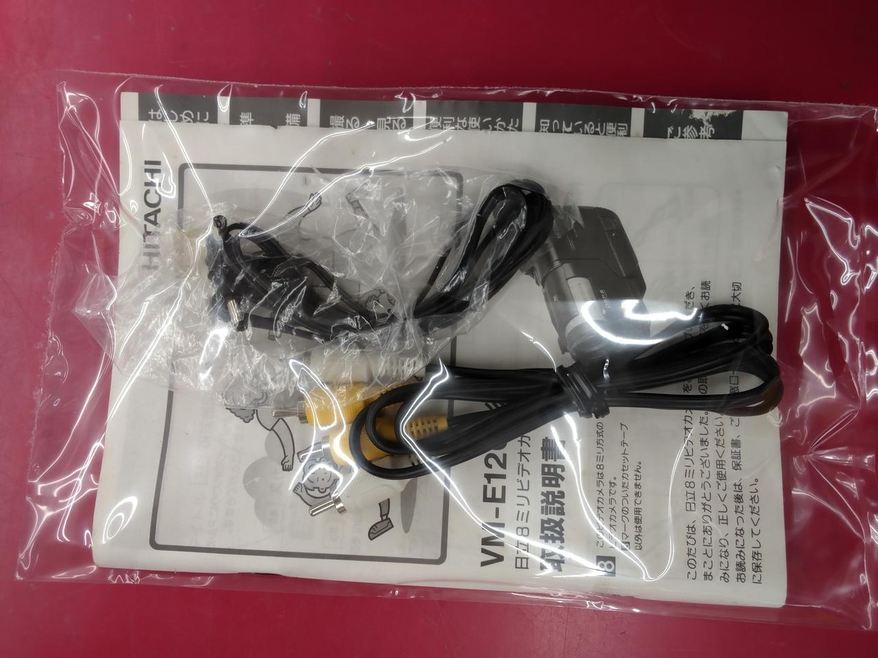 説明書、AVケーブル、DCケーブル付属