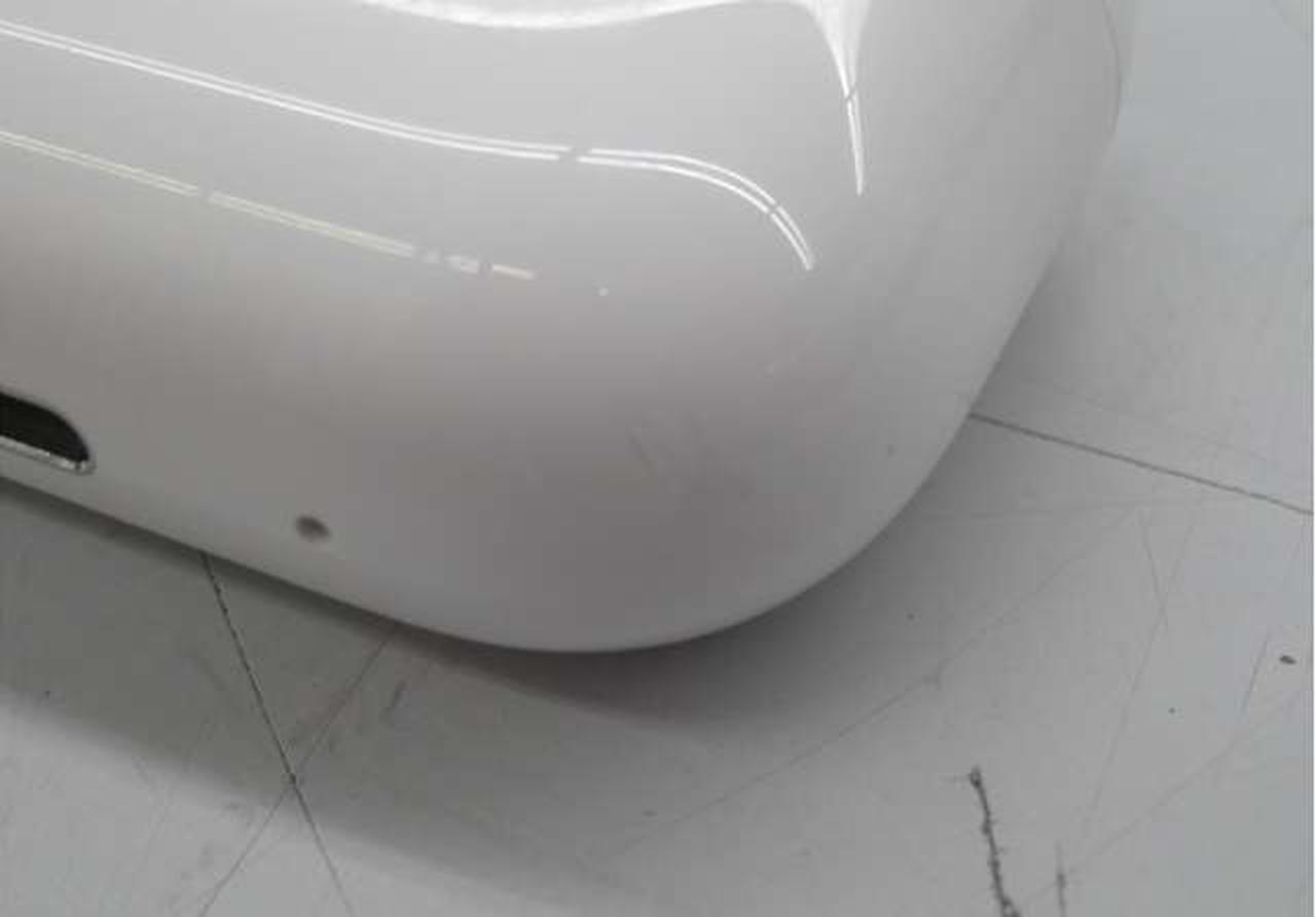 本体角にキズあり