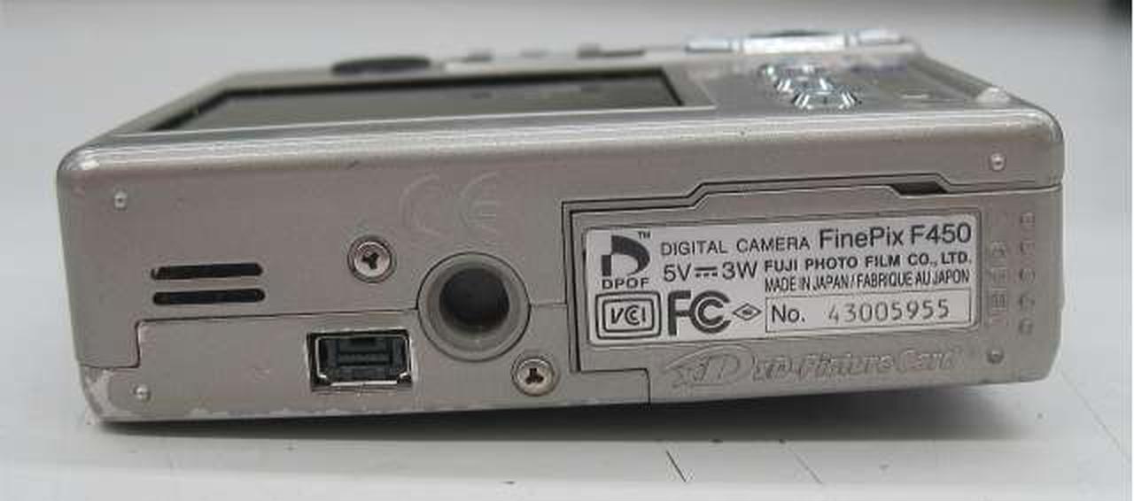 FUJIFILM フジフィルム FinePix F450 シルバー デジカメ The Fujifilm Finepix F450 Zoom — The Light Slide