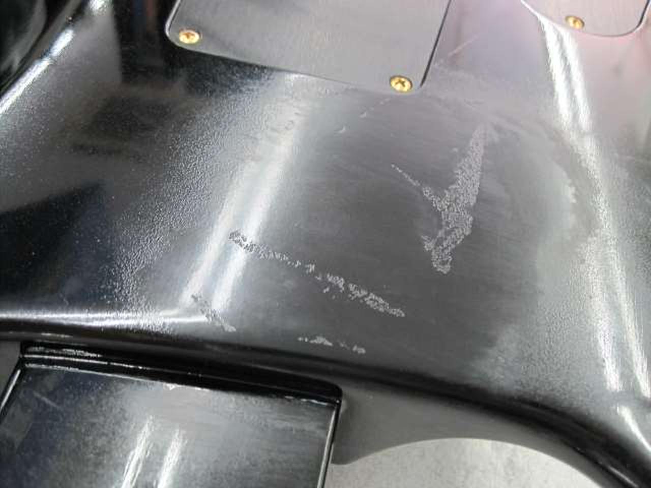 ネック側からみて