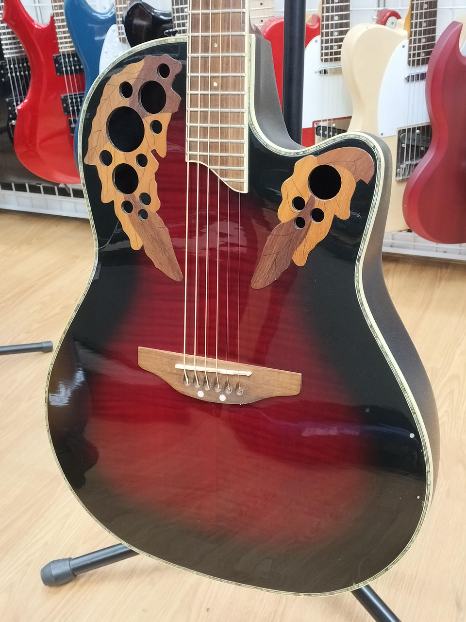 オベーションOvation Celebrity CC44 エレアコ　ケース付き オベーションOvation Celebrity CC44 エレアコ ケース付き