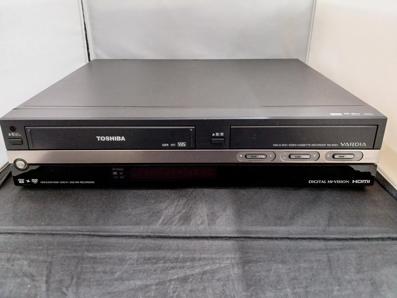 【現状品】東芝 VARDIA RD-W301 HDD/DVDレコーダー Amazon | 東芝 RD-W301 ハードディスク+DVDレコーダー 300GB内蔵