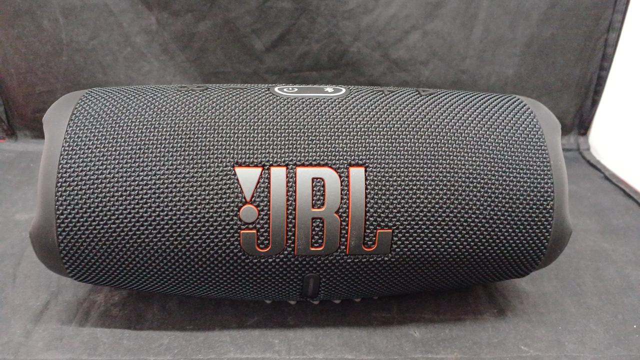 美品!JBL ワイヤレススピーカー 黒 JBL ポータブルスピーカー : ワイヤレス、Bluetooth、防水