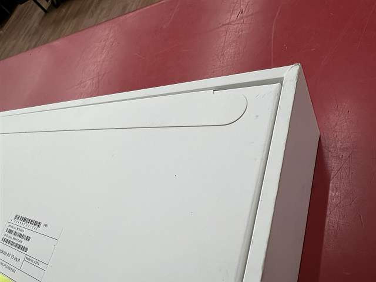 ※箱に汚れ・角に傷みあり