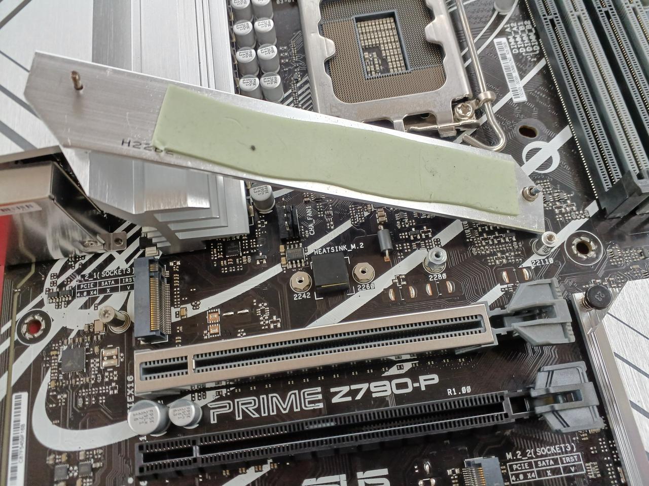 PGA988(2、3世代モバイル用)マザーボードCore i7 3940XMなど Amazon.com: Intel Core i7-2640M SR03R PGA988B G2 Mobile