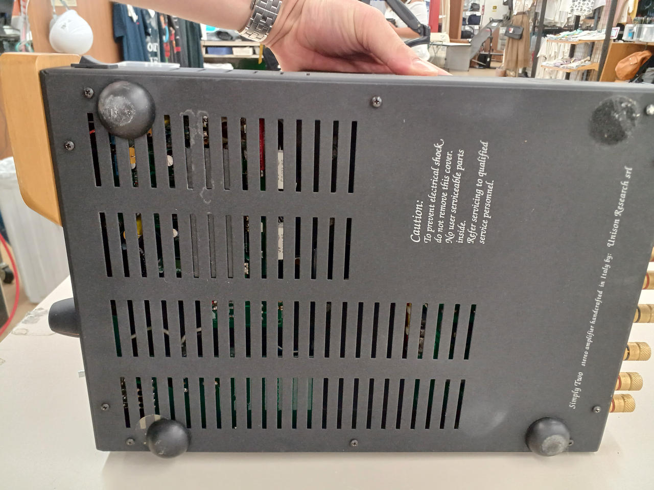 ゴム脚が一ヶ所欠品しています！