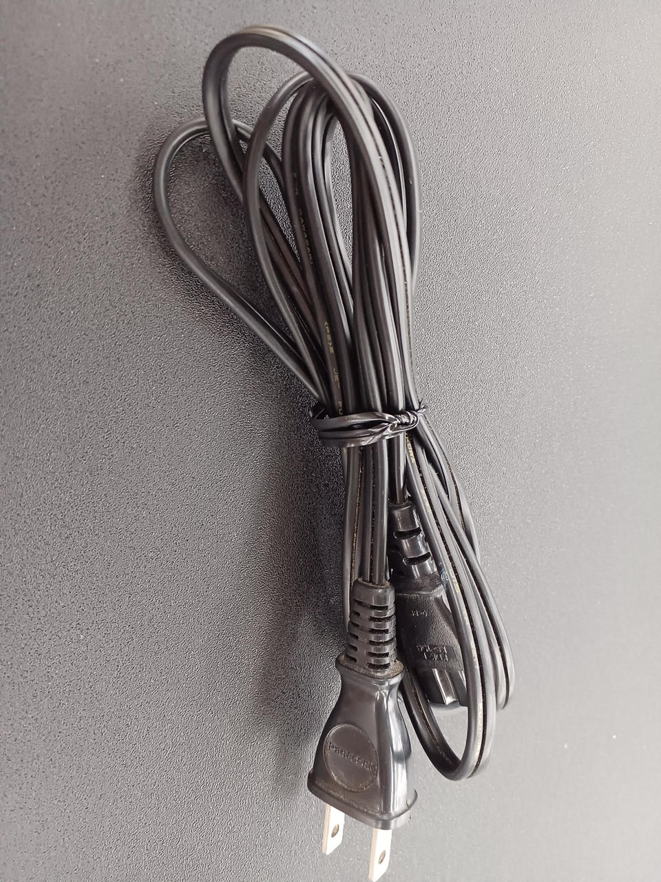 付属は電源のみとなります！