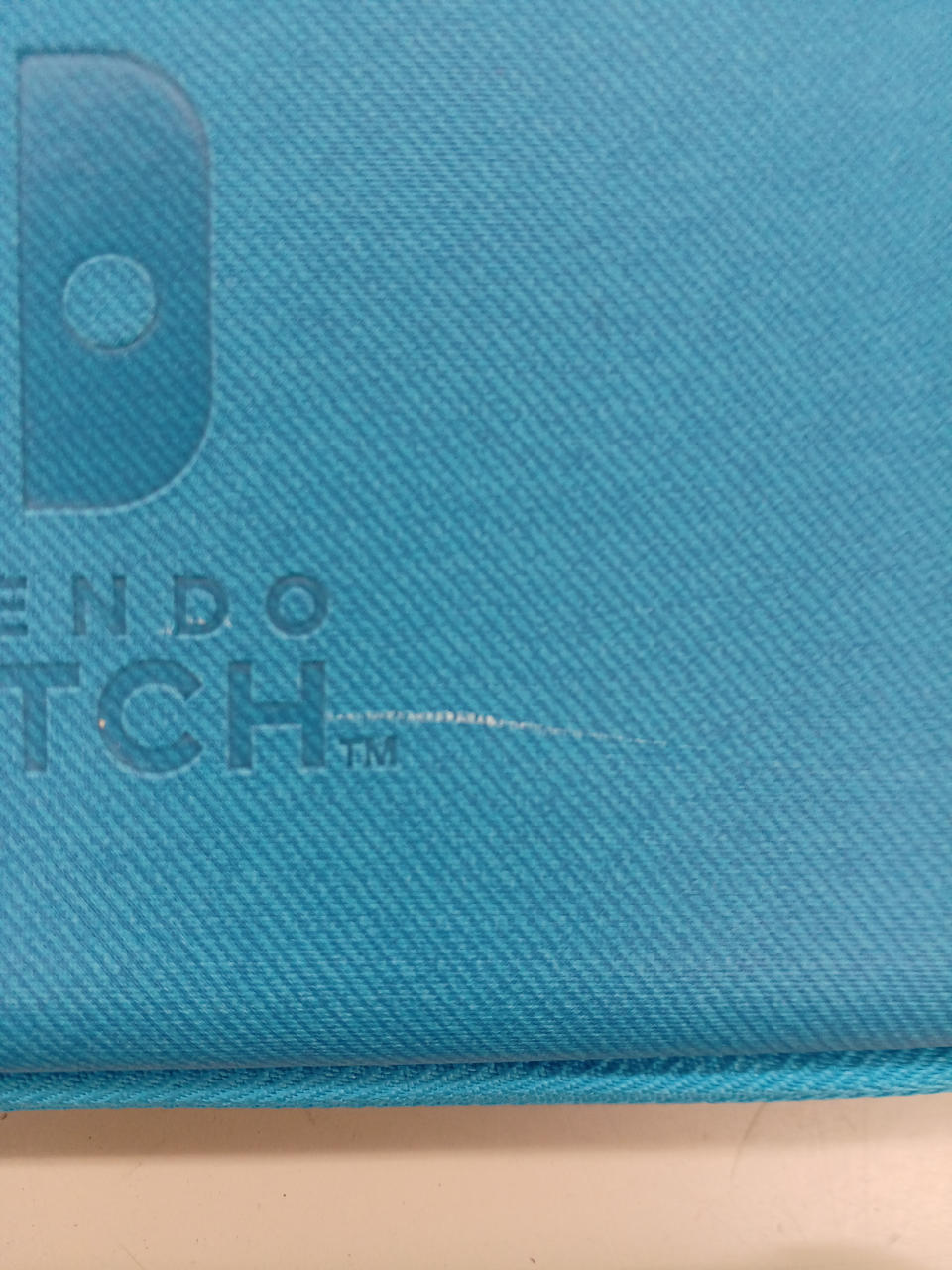 ケースに目立つキズあり