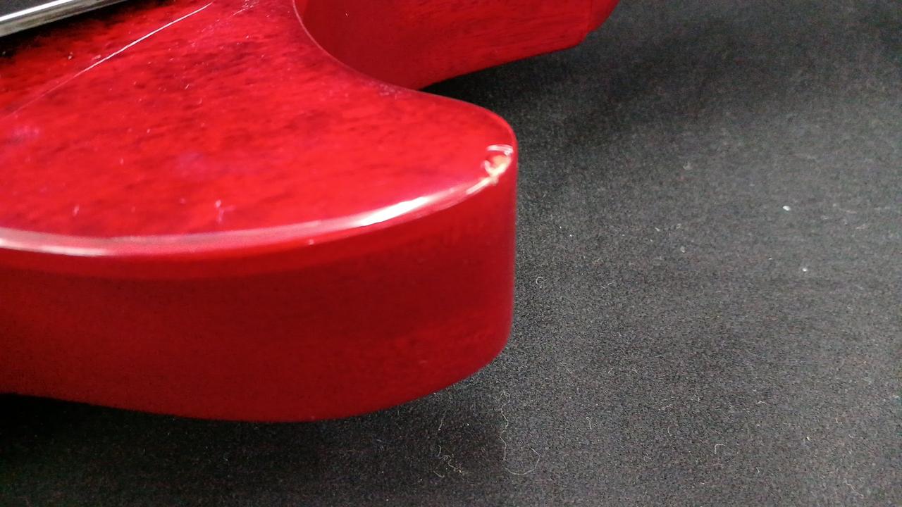 目立つ打痕あり