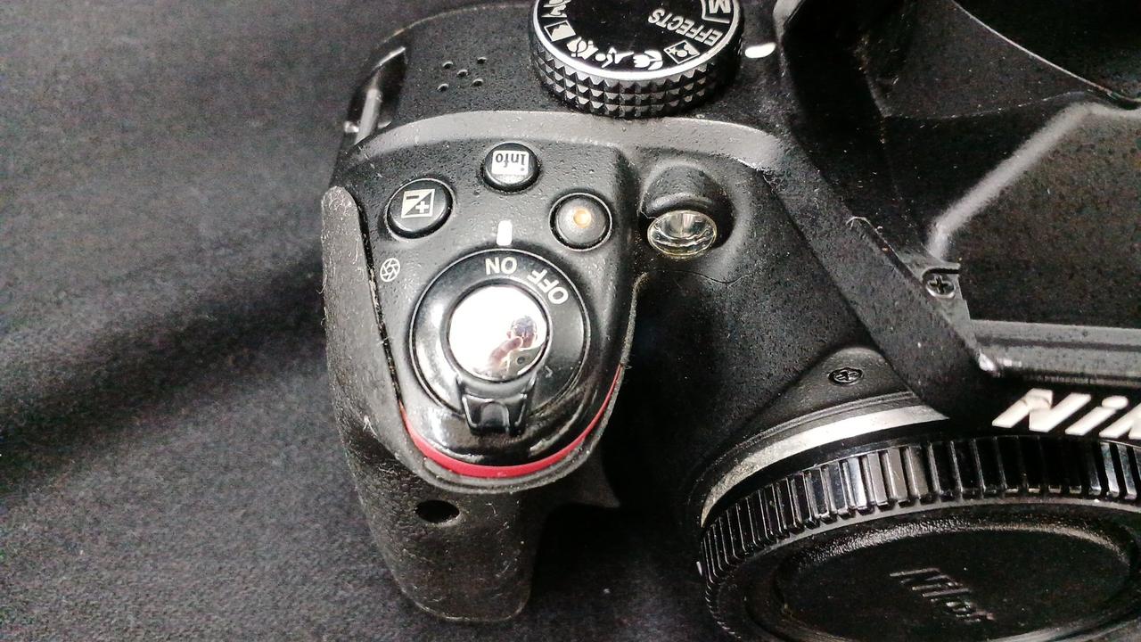 グリップの樹脂が剥がれ始めています