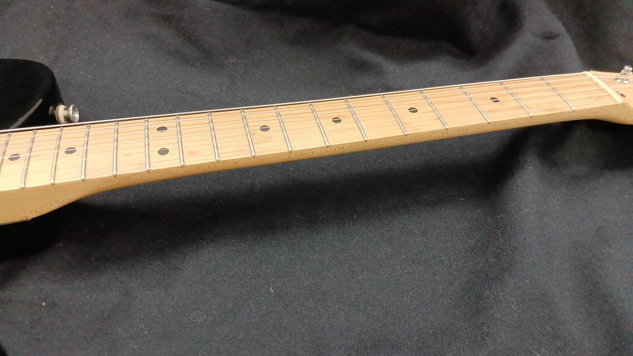 ネックは強めの順反り