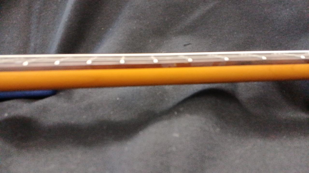 フレットほとんど減っていません。