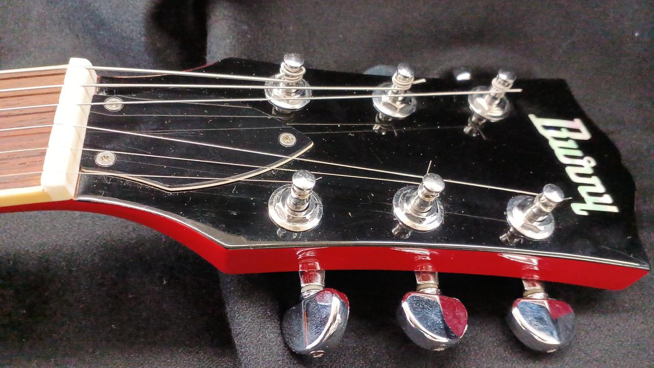 分かりにくいですがヘッドに目立つキズあり