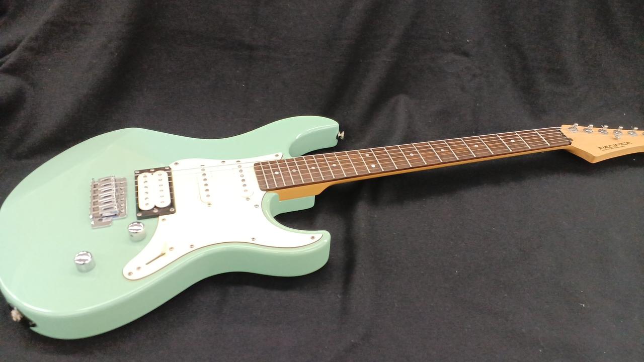 変色やキズにより使用感あり