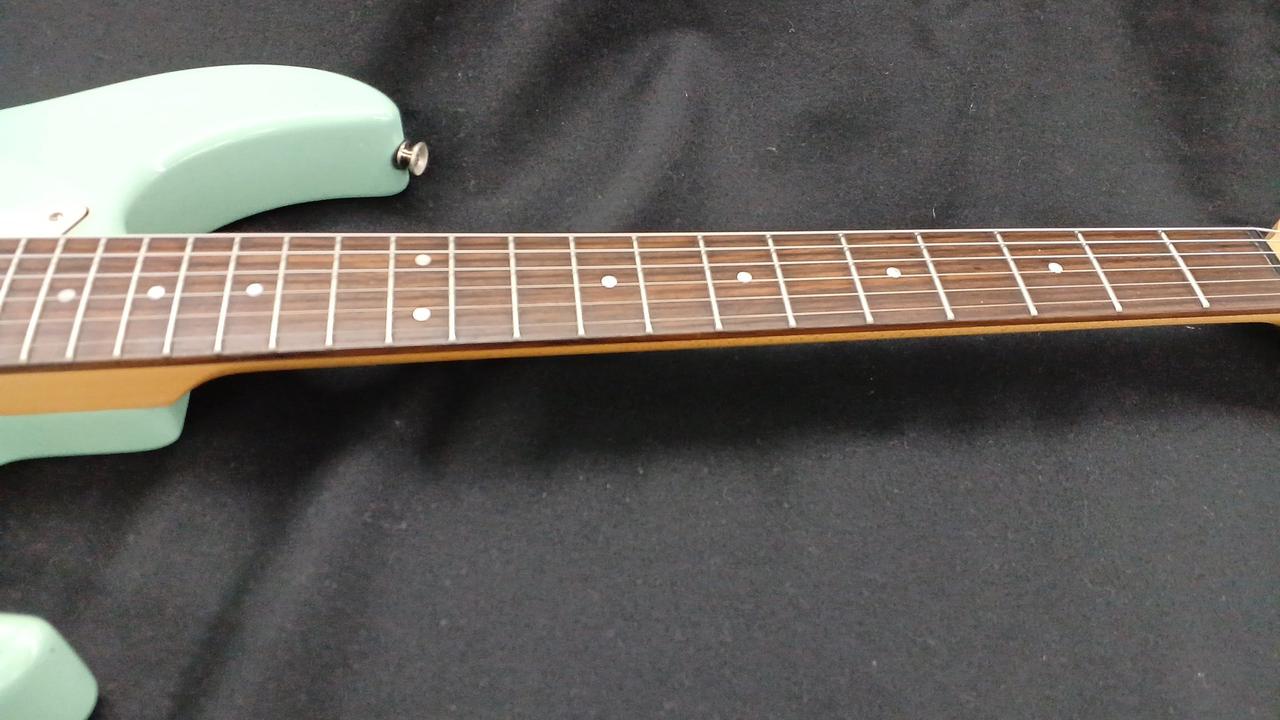 ネックはほぼストレート、ロッド余裕あり