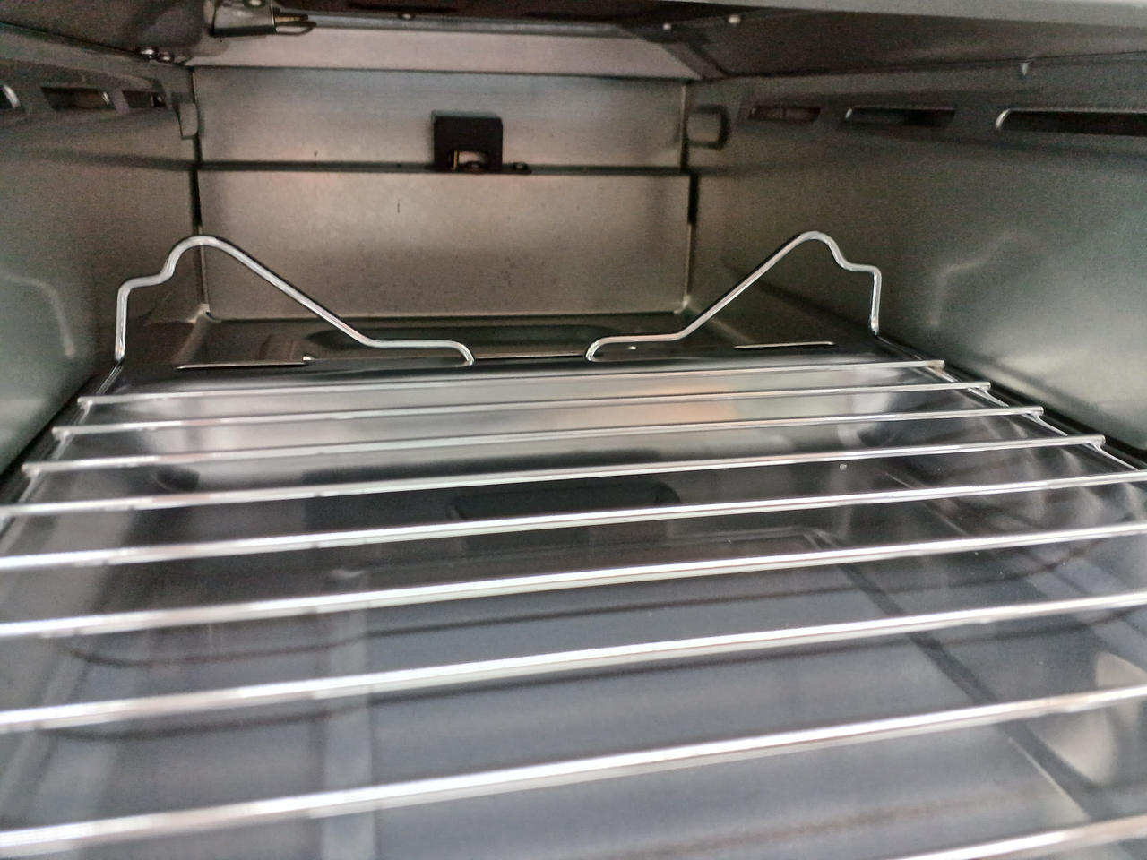 内部も目立つ汚れはありません