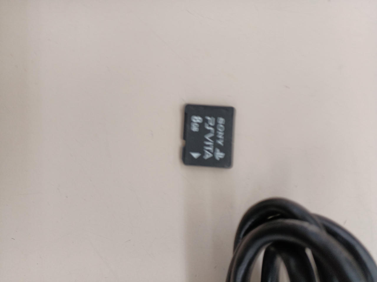 8GB メモリー付き