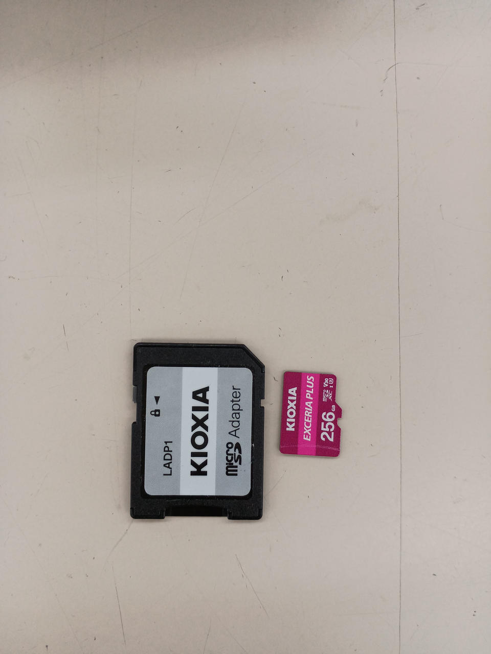 256GB マイクロ SD 付き