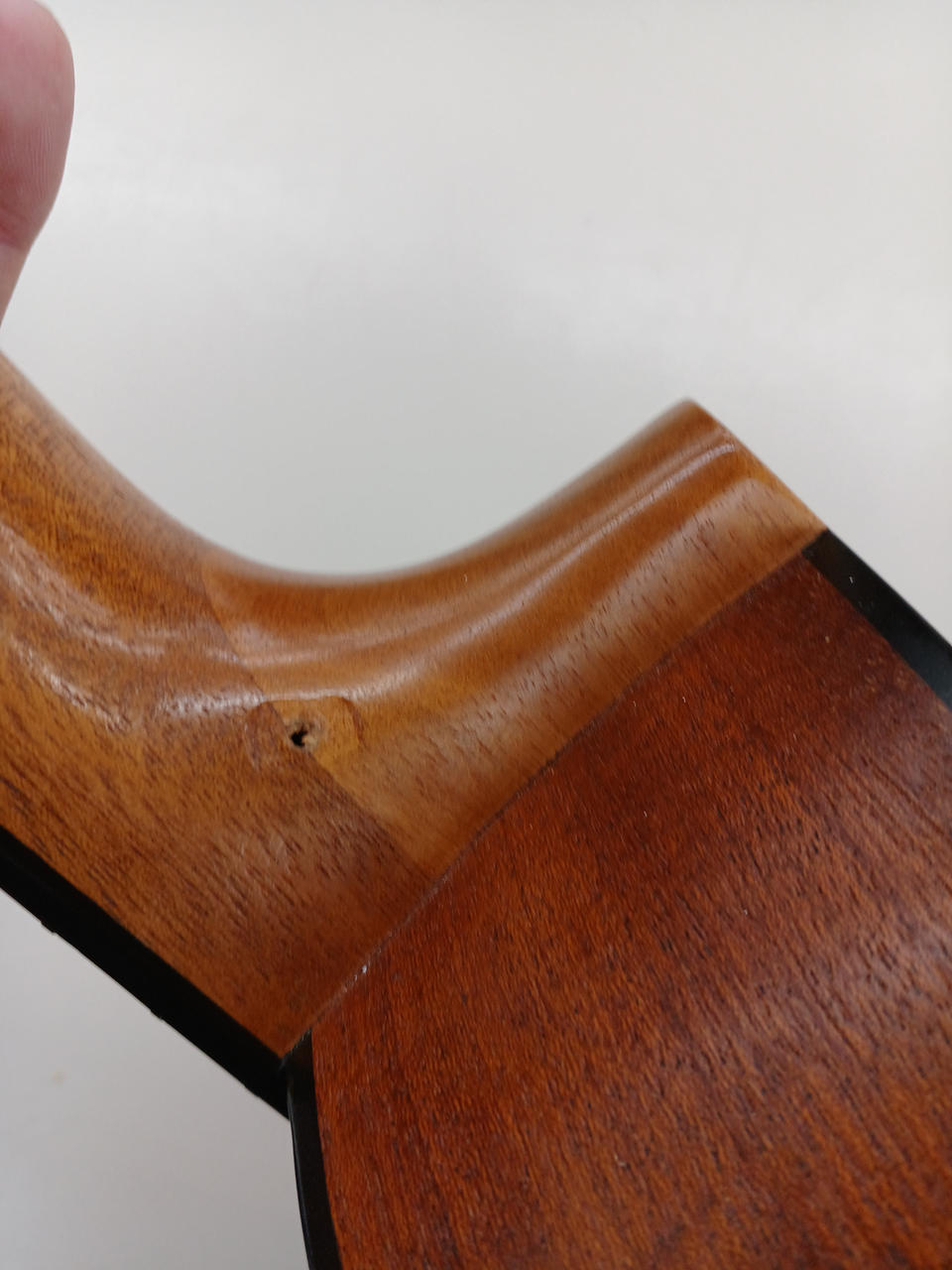 穴が開けられています