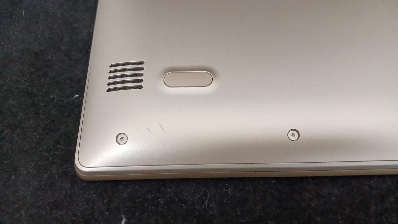 キズがあります