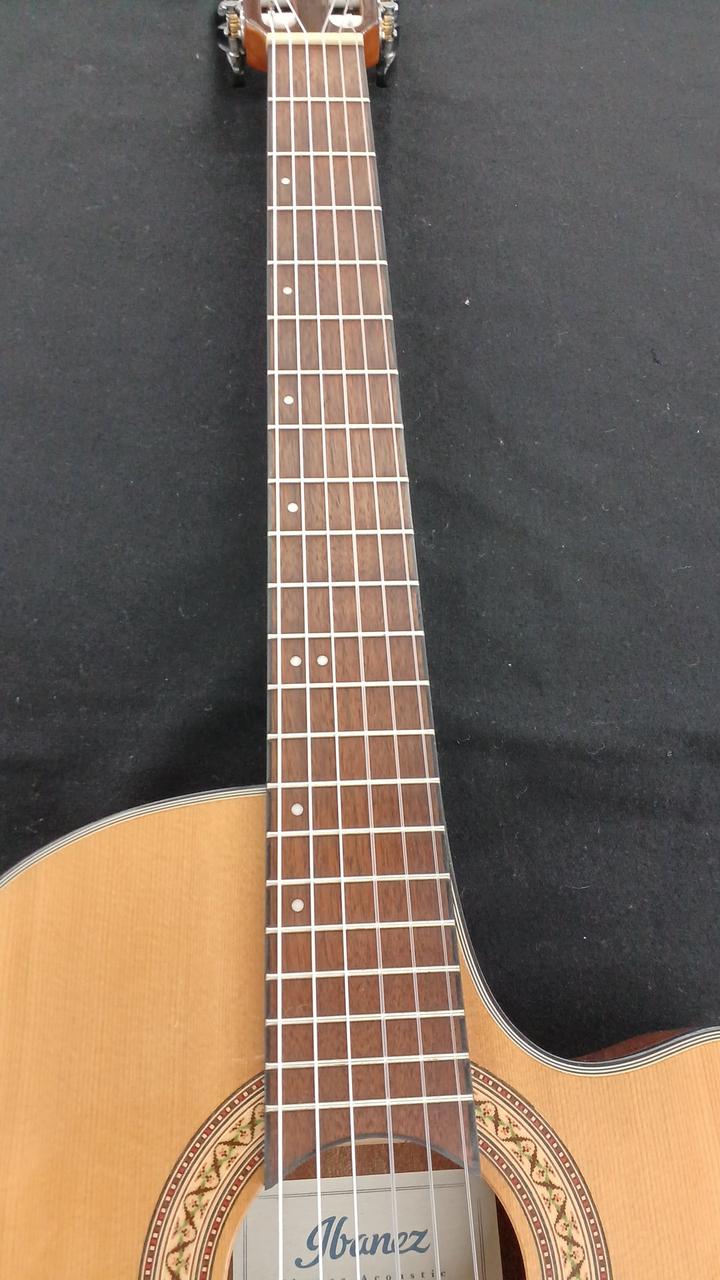 ネック僅かに波打ち、ロッド余裕なし