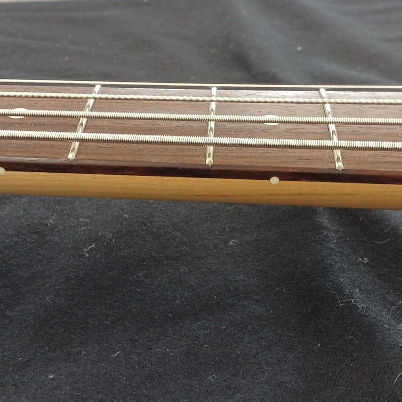 ネック僅かにねじれ、ロッドは余裕あり