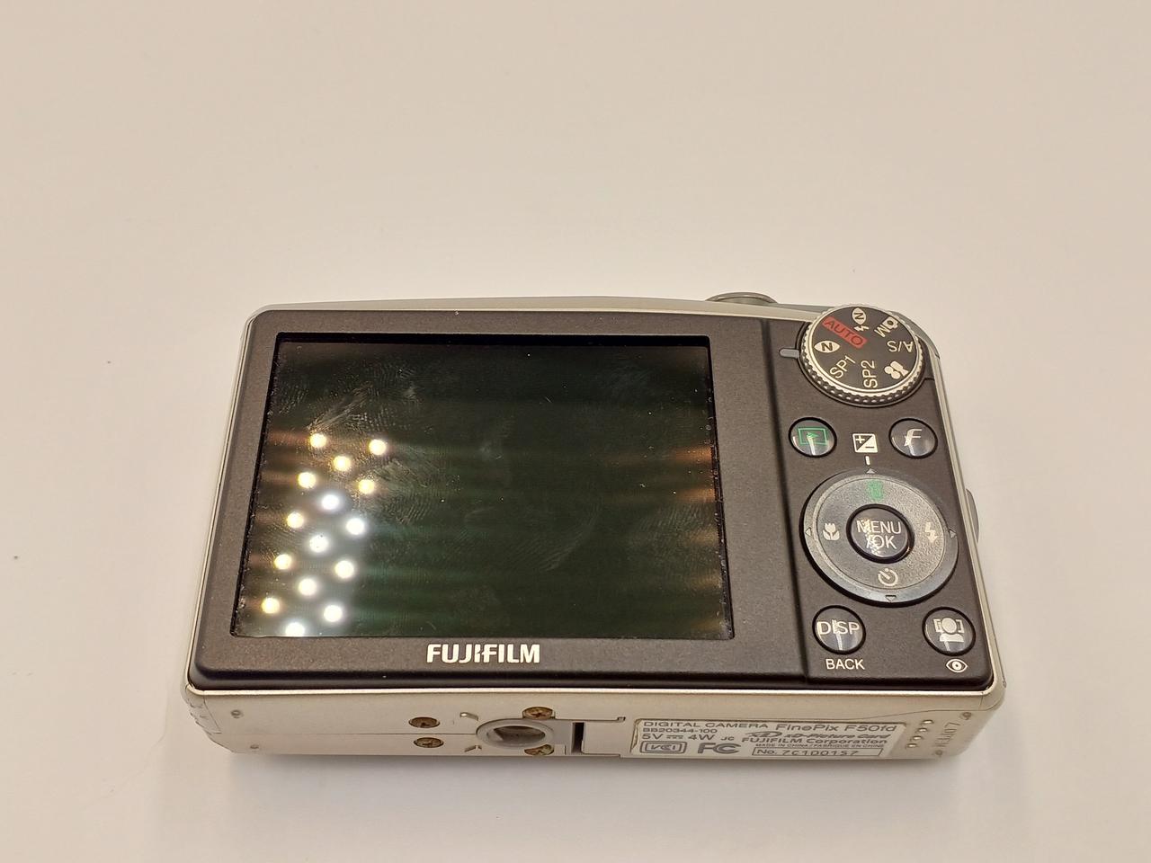 【美品】Fujifilm FinePix f50fdデジタルカメラ　動作確認済 FUJIFILM FINEPIX F50fd コンパクトデジタルカメラ - メルカリ
