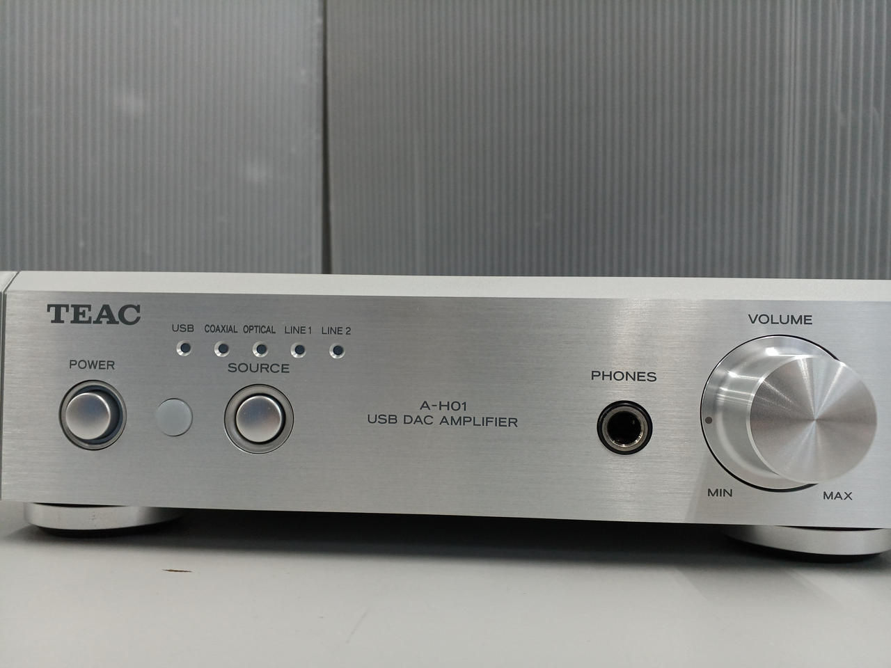 TEAC　D/Aコンバーター内蔵ステレオアンプ　A-H01 Amazon.co.jp: TEAC Reference 01 USB DAC/ステレオプリメイン