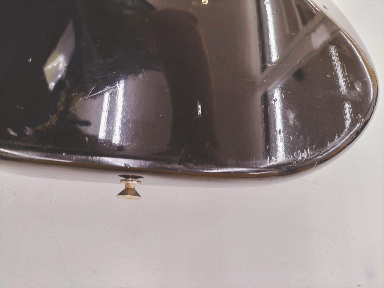 裏蓋が欠品です。