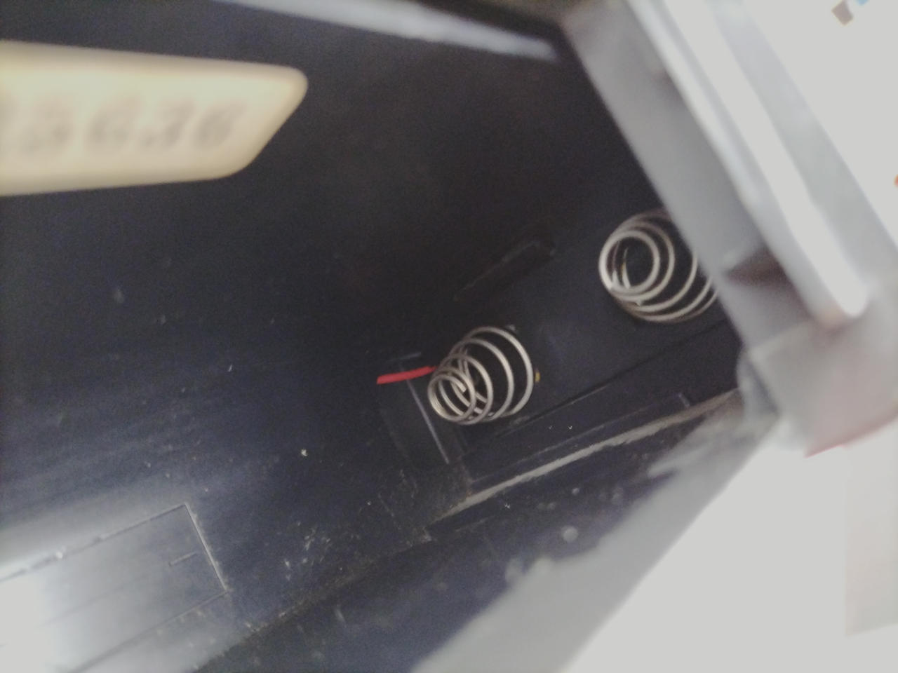 電池部に液漏れは感じられず(動作未確認)