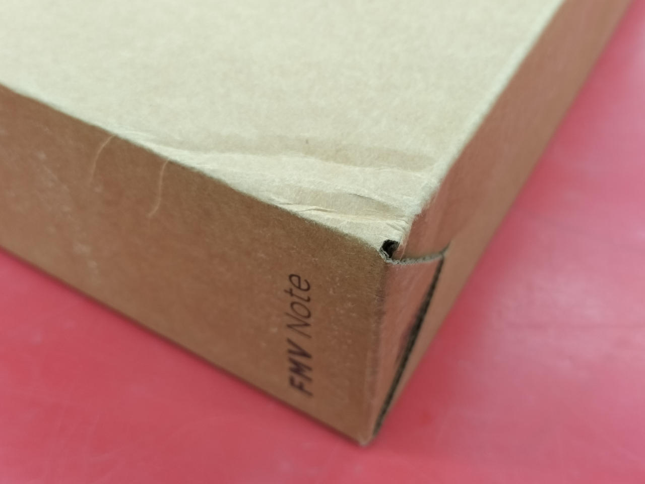 箱の角1箇所少々ダメージあり