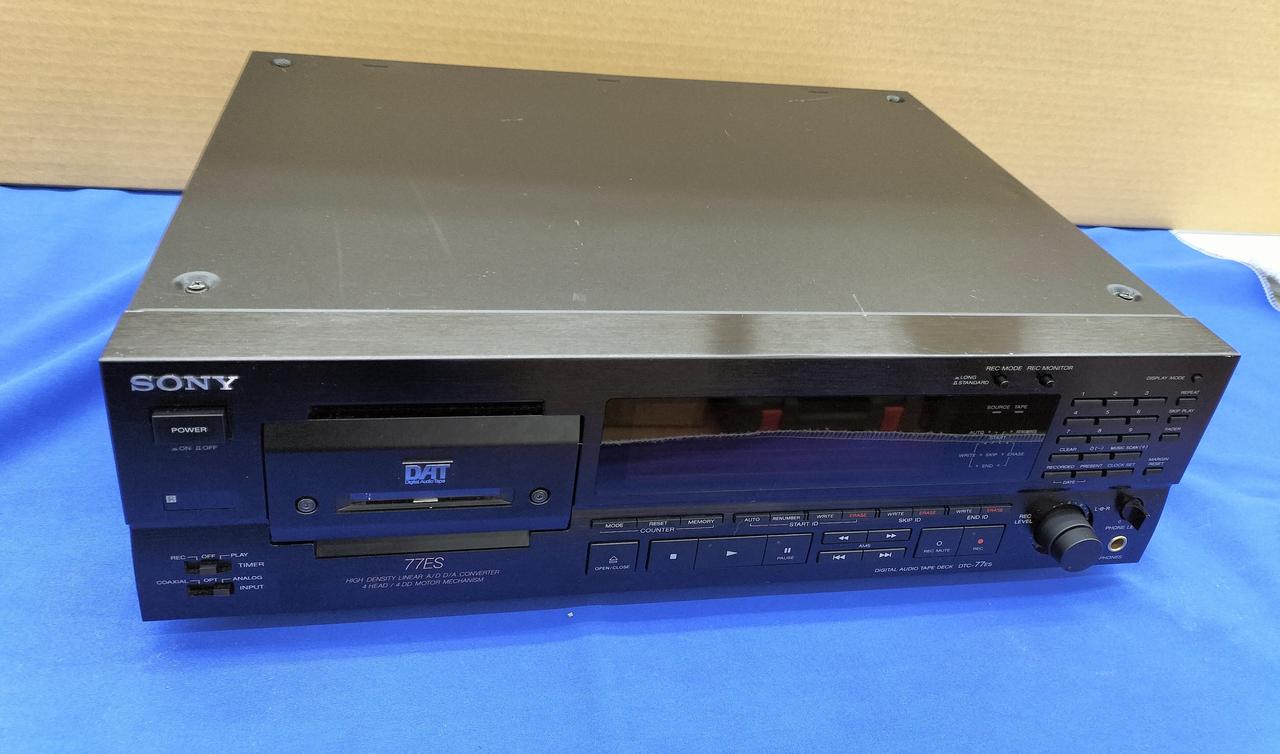 □【希少・1993年・定価75.000円】SONY おもしろく DTC-690DATデッキ 
