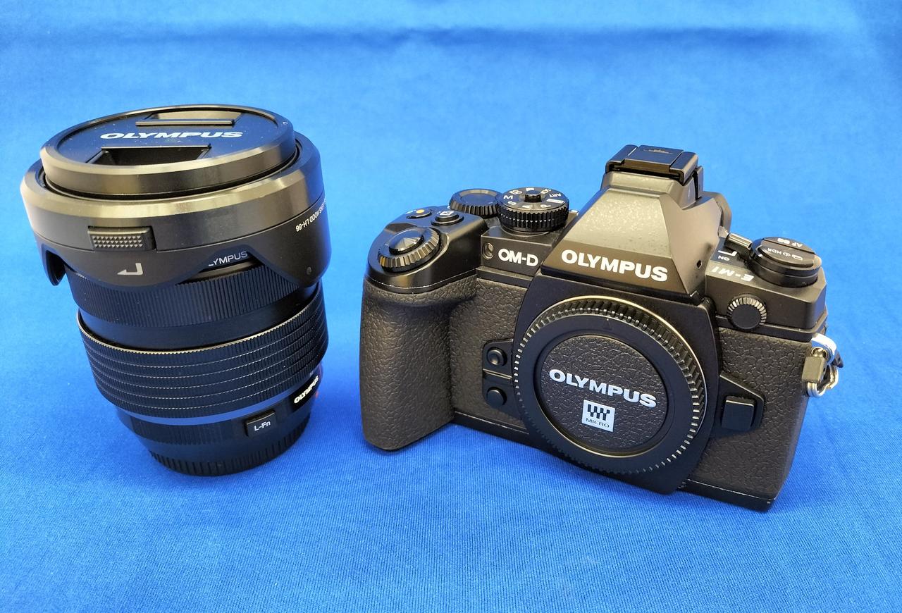 OLYMPUS 型番：E-M1 ミラーレス一眼