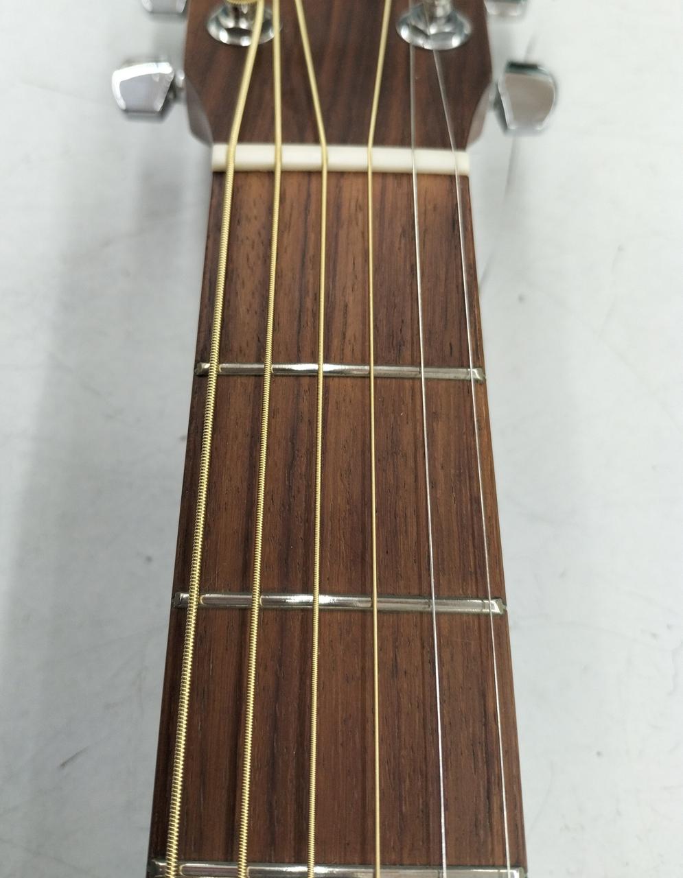 フレット減りはほとんどありません。