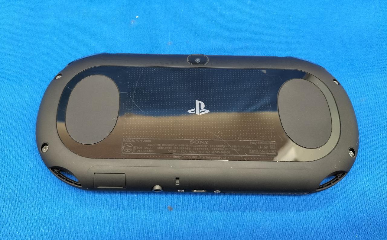 SONY - PS PCH-2000ブラック＋おまけソフト2本 (再値下げ） Amazon | PlayStation Vita Wi-Fiモデル ブラック (PCH-2000ZA11