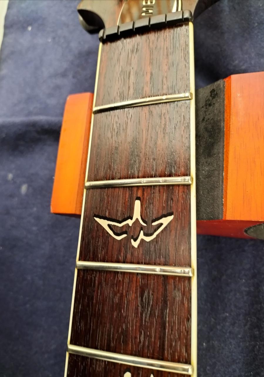 フレット残りは8割程度です。