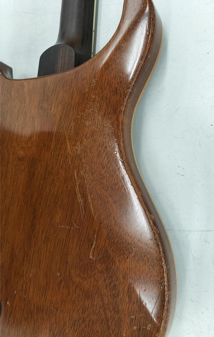 打痕、すり傷が多数あります。