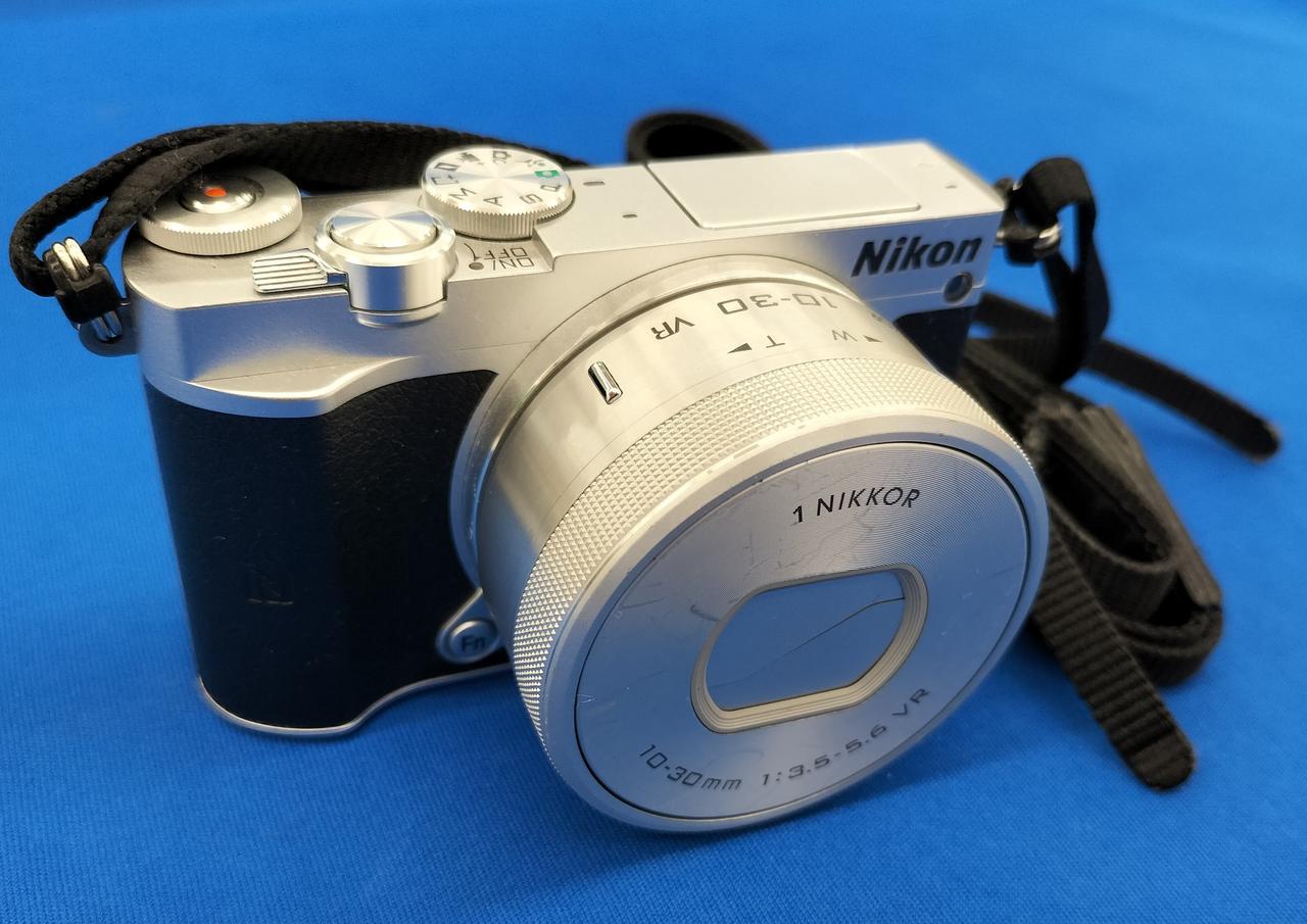 Nikon 1 V3 ミラーレス10-30mm 30-110mmレンズ付極美品 Amazon.com : Nikon 1 V3 Digital Camera with 1 NIKKOR 10-30mm