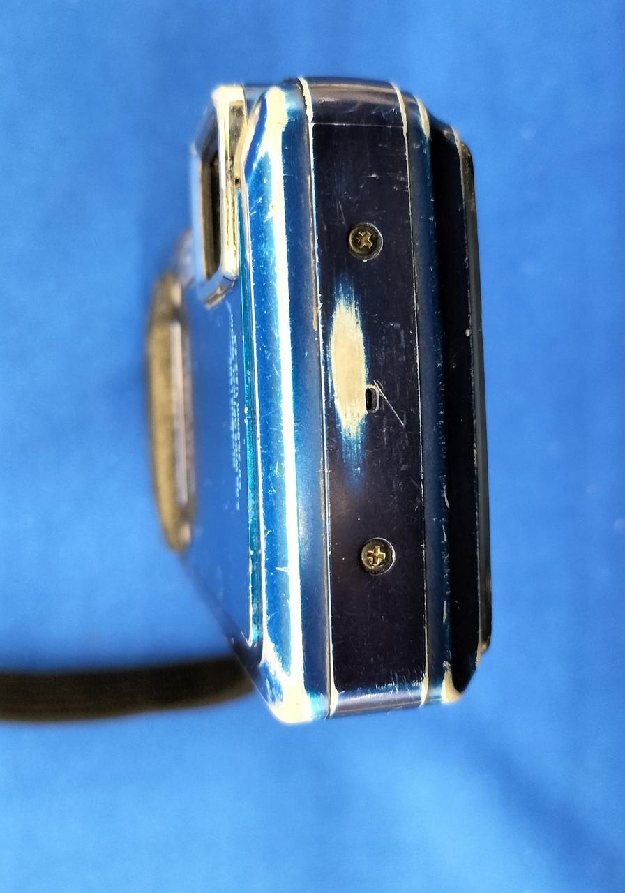 すり傷あります。