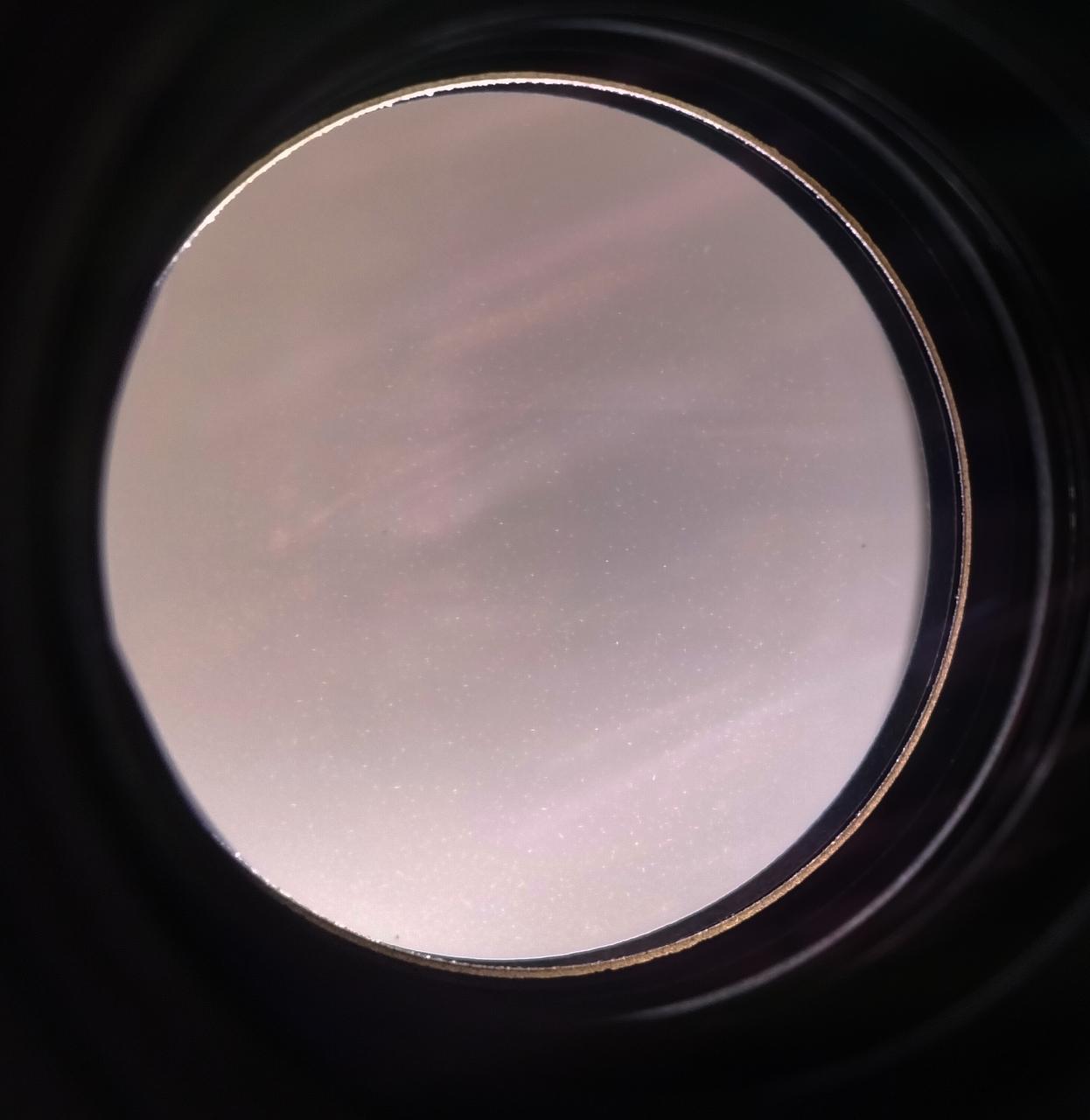 細かなカビがポツポツと見えます