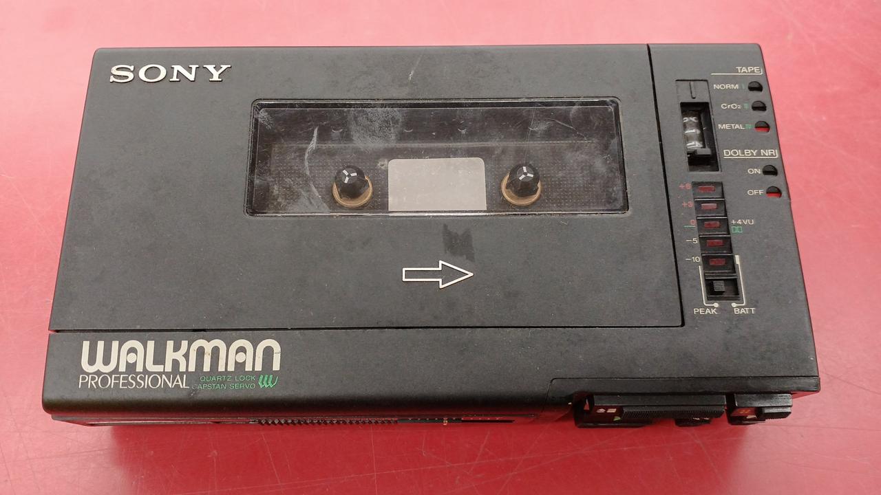 SONY　WALKMAN　　ソニー　ウォークマン　（ジャンク） ソニー(SONY)|[ジャンク]ウォークマン|HARDOFFオフモール